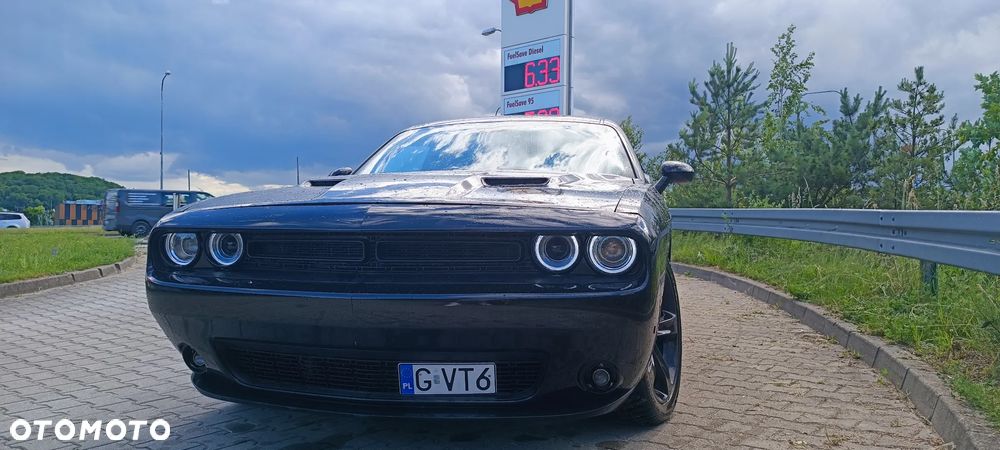 Dodge Challenger - 11
