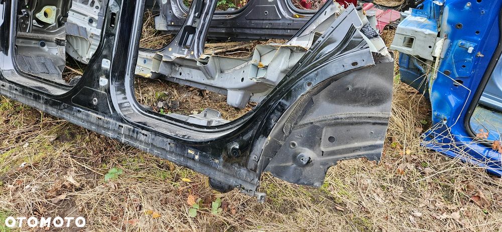 Dodge Durango III 2014- Ćwiartka przód lewy Ćwiartka przednia lewa Słupek Próg Podłużnica Fartuch błotnik tył bok lewy Szkielet KOLOR PXJ - 9