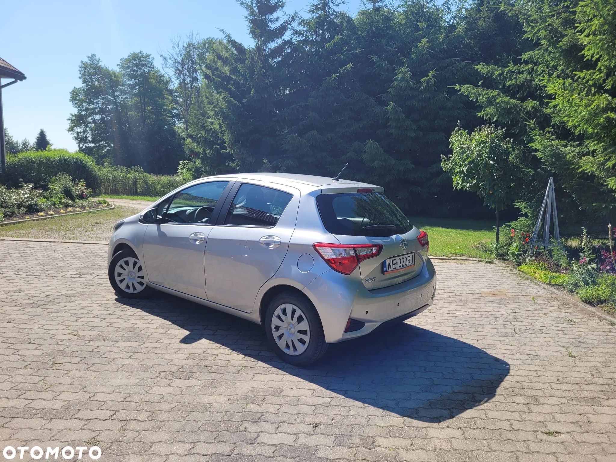 Toyota Yaris 1.0 Active EU6 - 11