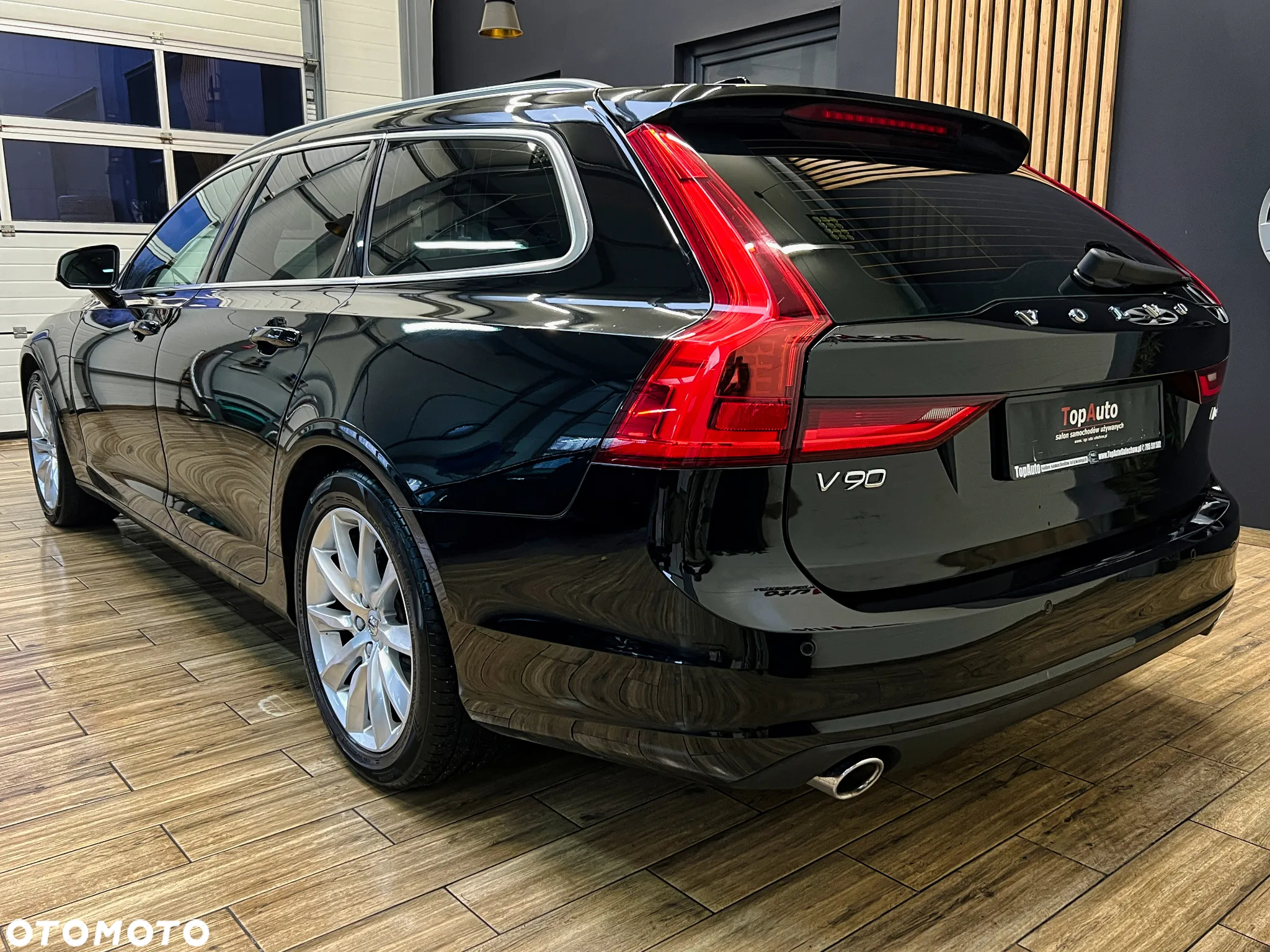 Volvo V90 D4 Momentum Pro - 11