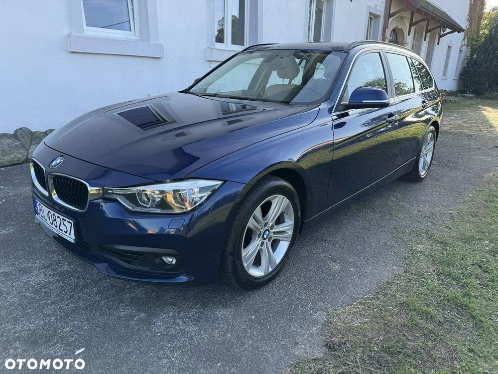 BMW Seria 3 320i Luxury Line - 28