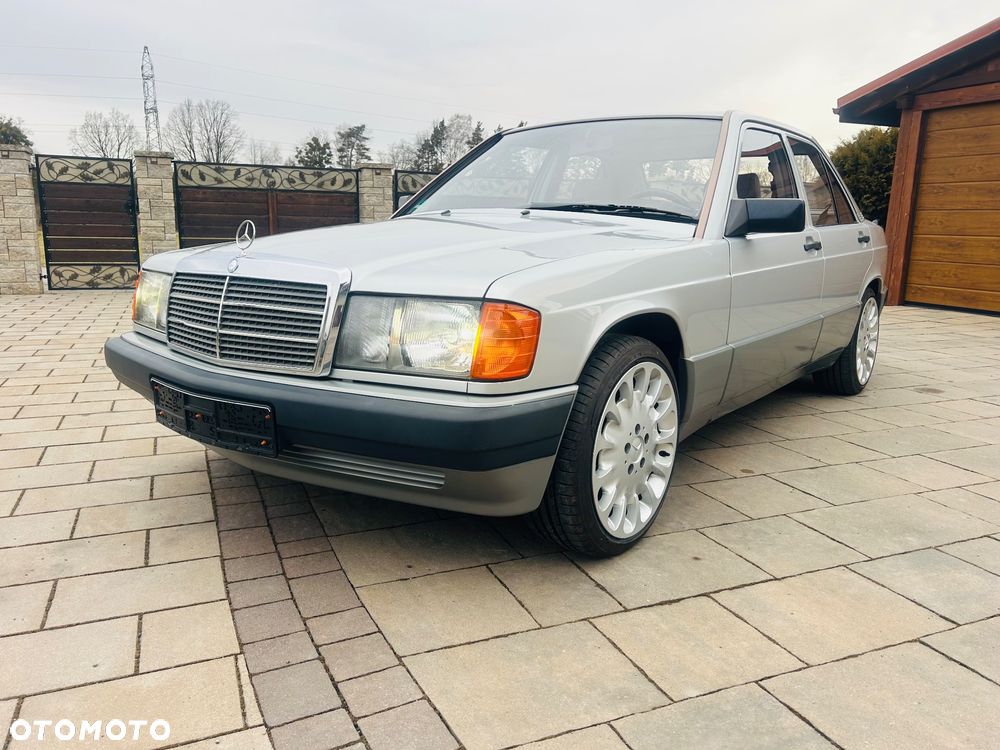 Mercedes-Benz W201 (190) - 5
