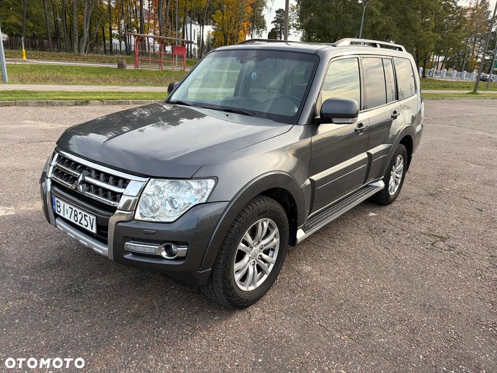 Mitsubishi Pajero - 1