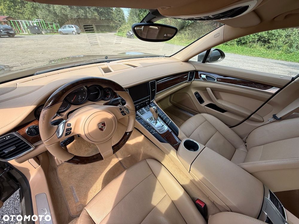 Porsche Panamera Platinum Edition PDK - 13