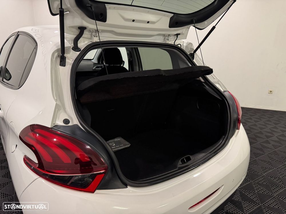 Peugeot 208 1.6 BlueHDi Style - 52