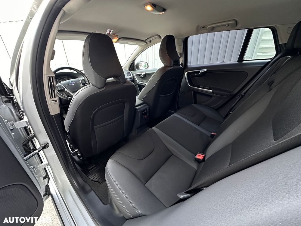 Volvo V60 D3 Momentum - 6