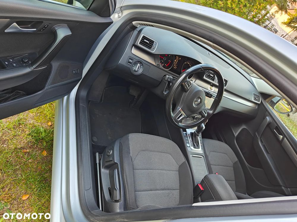 Volkswagen Passat 2.0 TDI Comfortline DSG - 6