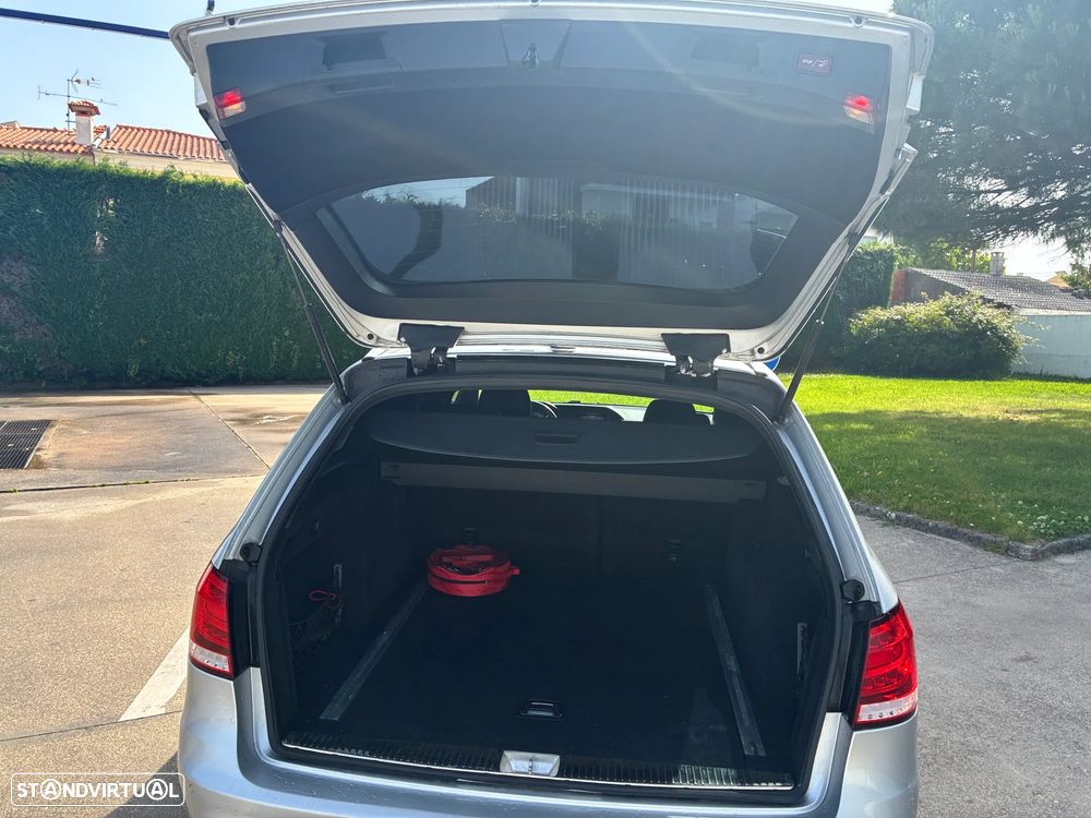 Mercedes-Benz E 250 BlueTEC Avantgarde Auto. - 11