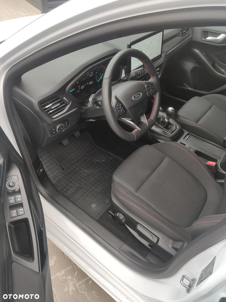 Ford Focus 1.0 EcoBoost Hybrid ST-LINE X - 13