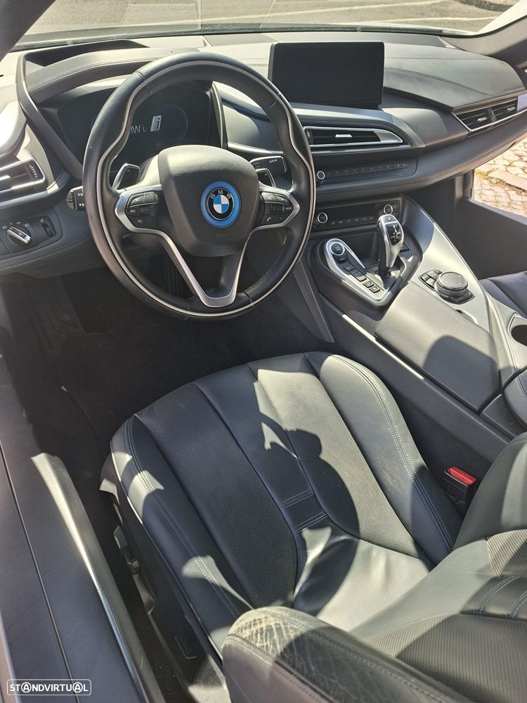 BMW i8 Pure Impulse - 10