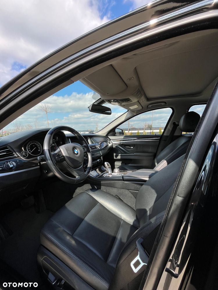 BMW Seria 5 530d Luxury Line - 23
