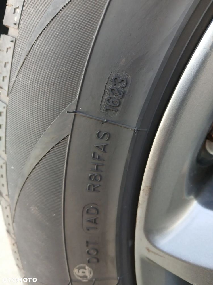 Hyundai ix35 1.7 CRDi 2WD blue Finale Gold - 14