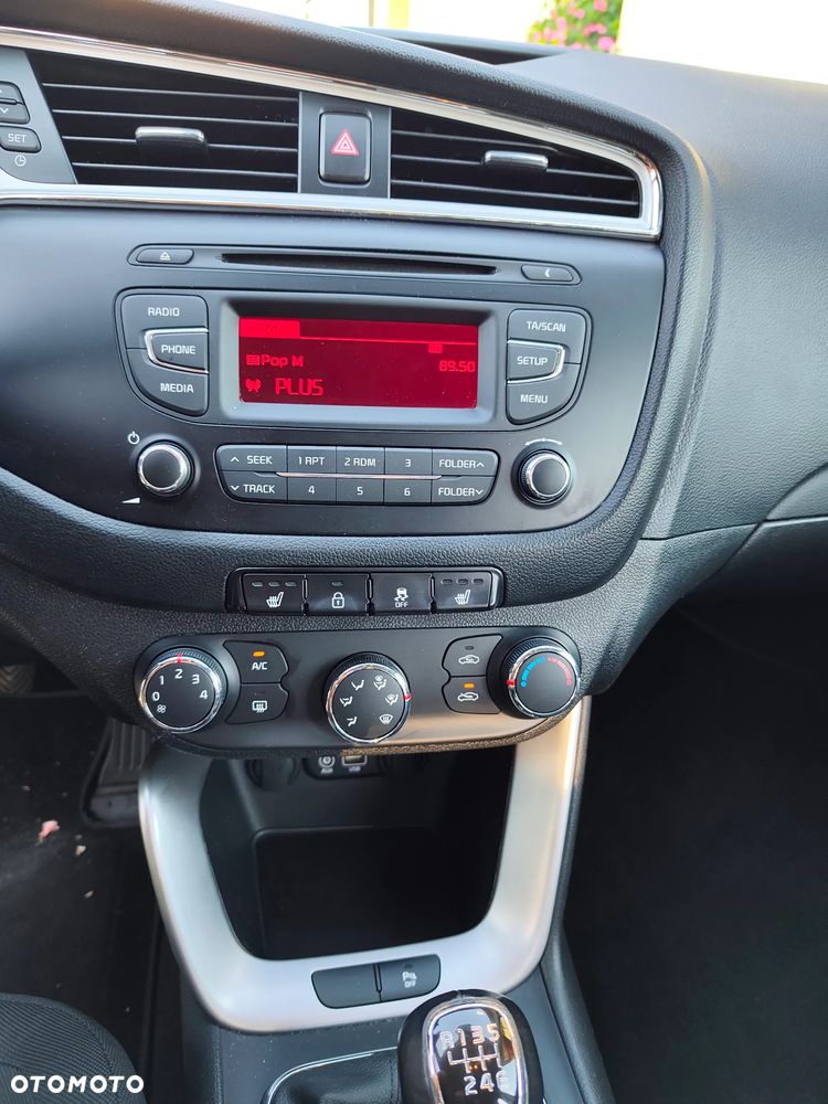 Kia Ceed 1.6 GDI Dream Team Edition - 20