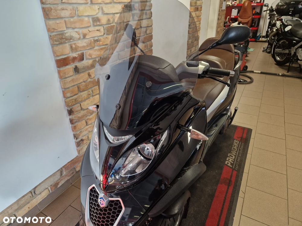 Piaggio MP-3 - 23