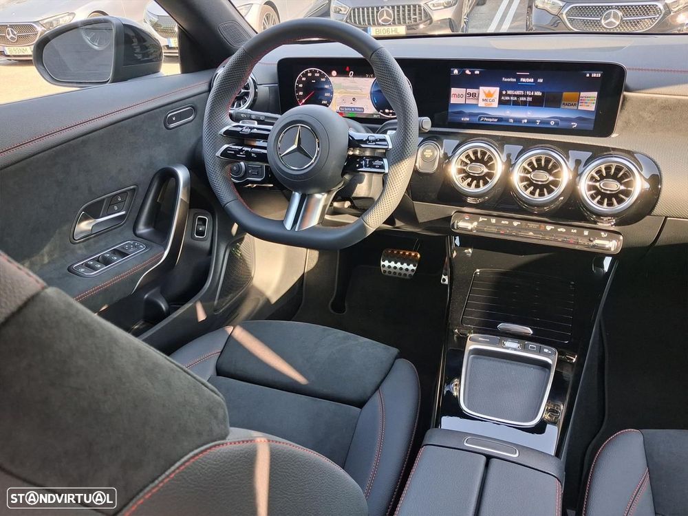 Mercedes-Benz CLA 250 e Shooting Brake AMG Line - 17