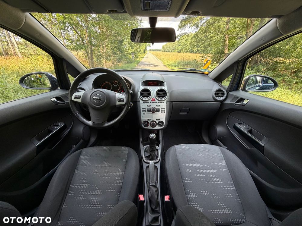 Opel Corsa 1.4 16V Satellite - 17