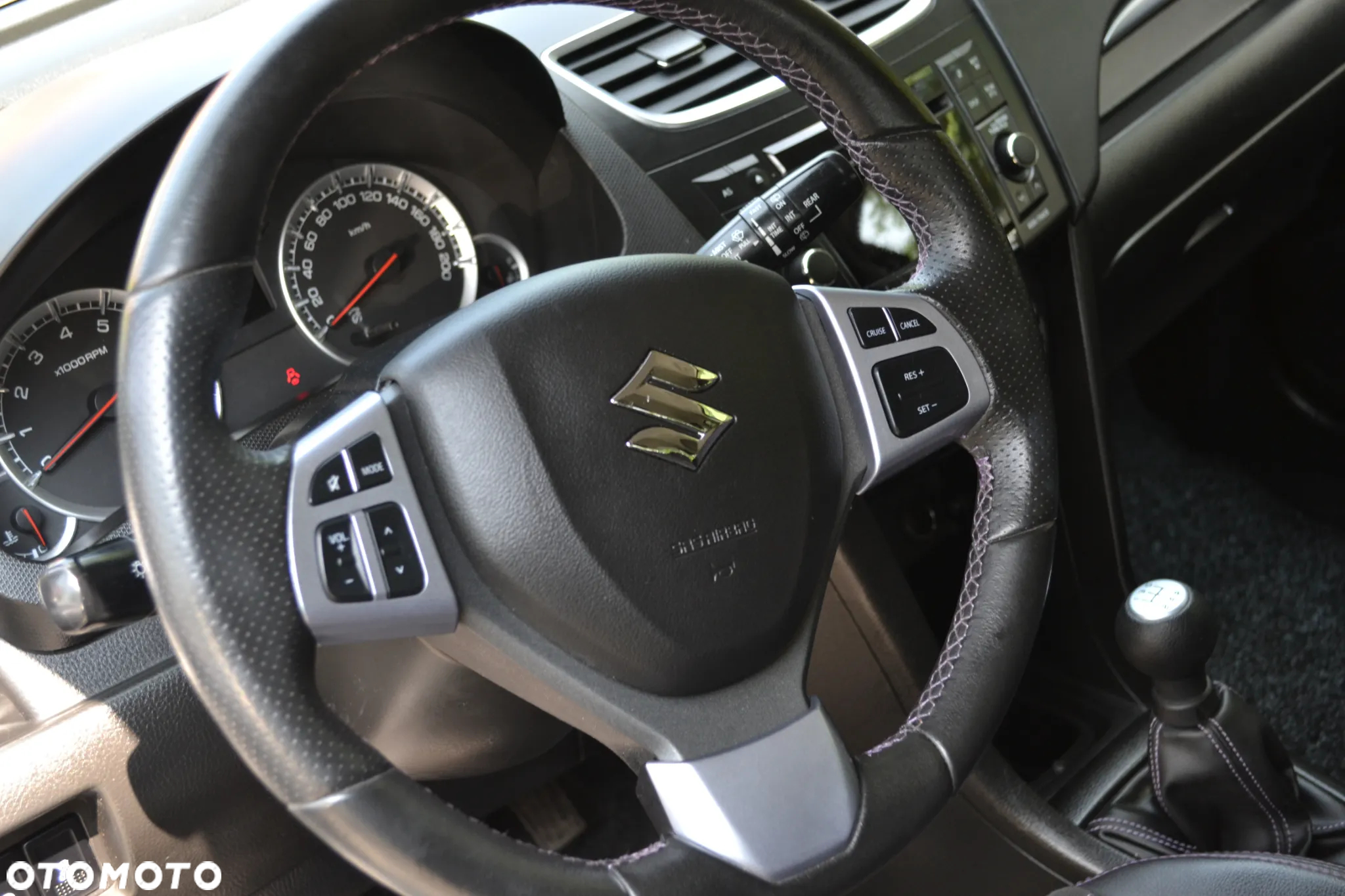 Suzuki Swift 1.2 Premium - 24