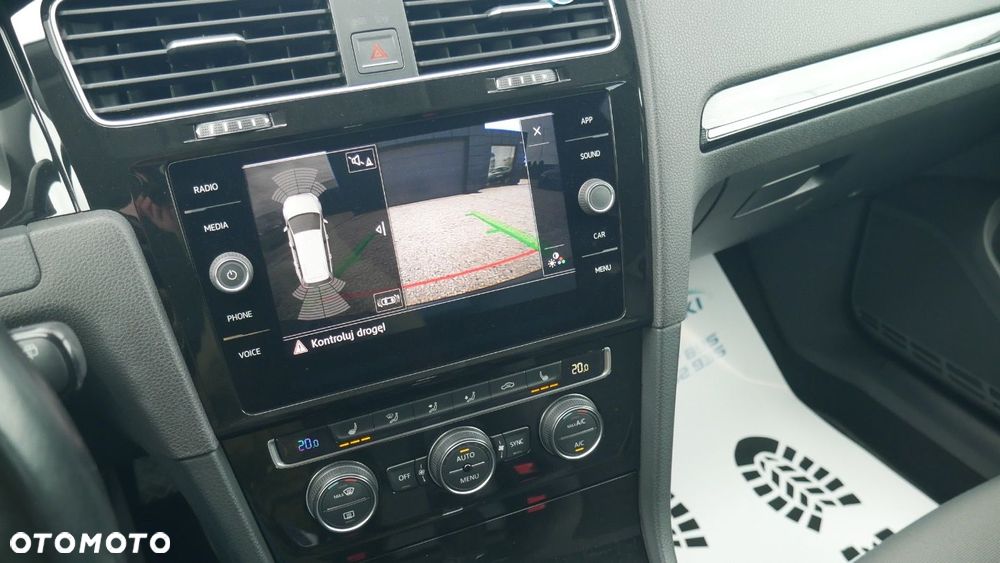 Volkswagen Golf - 9