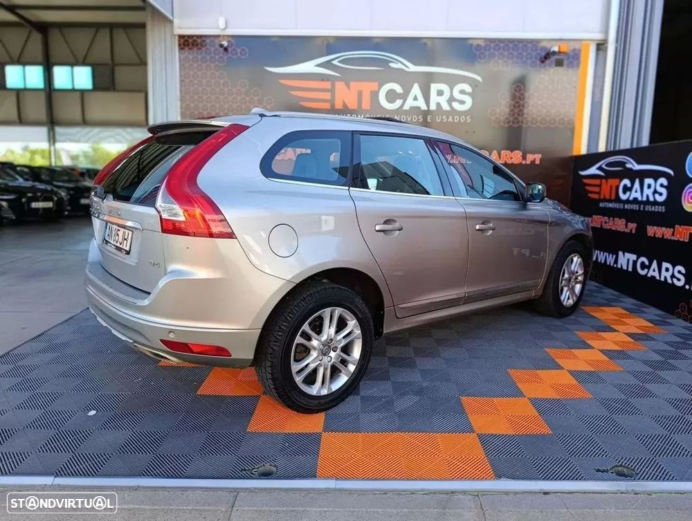 Volvo XC 60 2.0 D4 Momentum Geartronic - 3