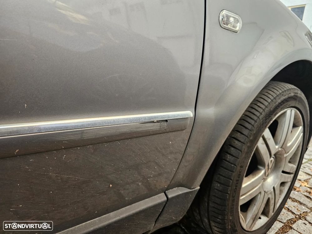 VW Passat Variant 1.9 TDi Highline Tip - 13
