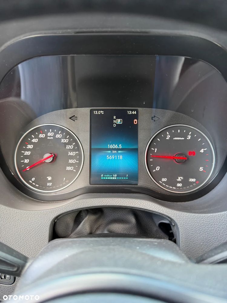 Mercedes-Benz SPRINTER 907 319 - 7