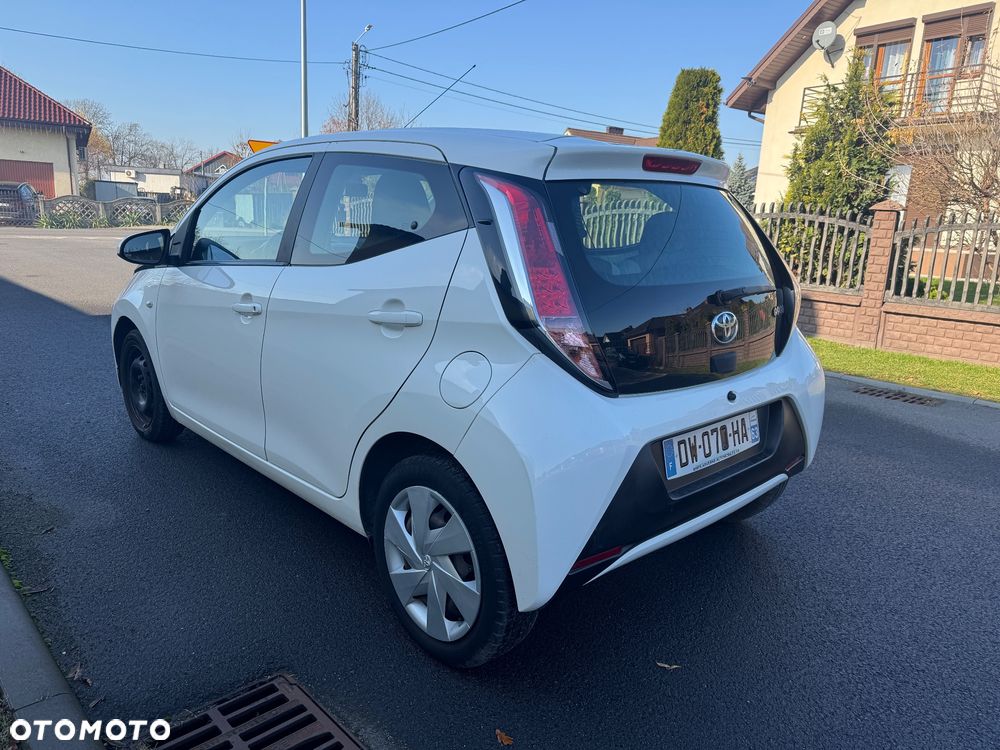 Toyota Aygo x-play touch - 6