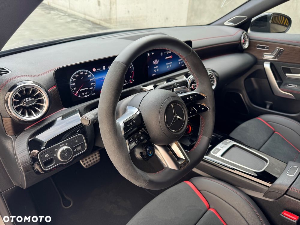 Mercedes-Benz CLA AMG 45 S 4-Matic+ 8G-DCT - 13