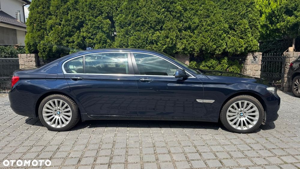 BMW Seria 7 750i L xDrive - 2