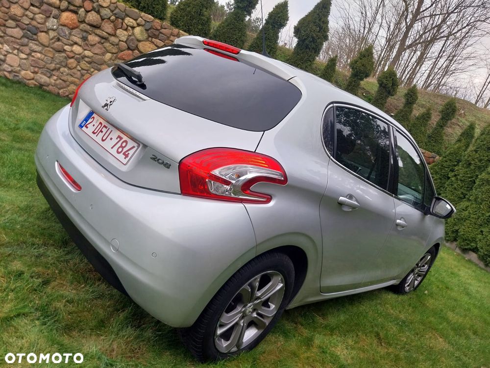 Peugeot 208 - 14