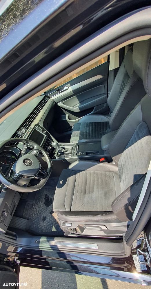 Volkswagen Passat 2.0 TDI DSG Highline - 18
