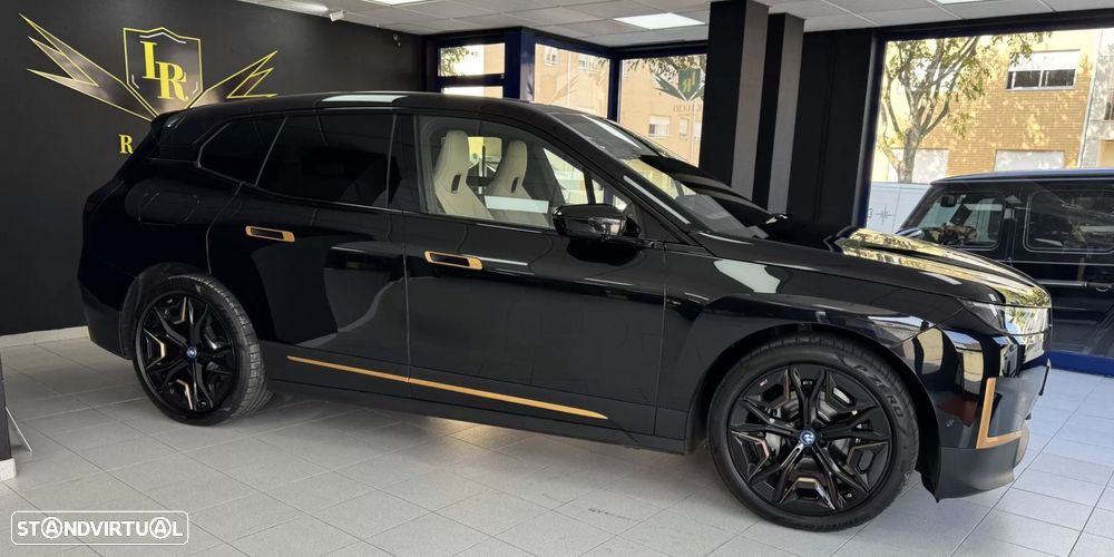 BMW iX xDrive 40 - 8