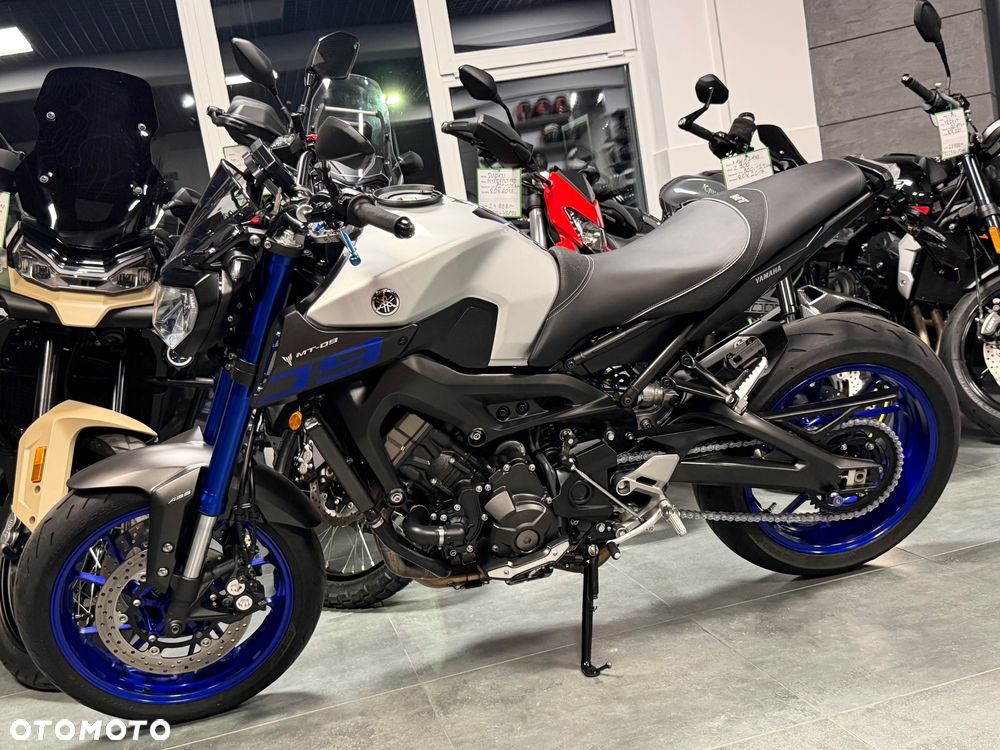 Yamaha MT - 28