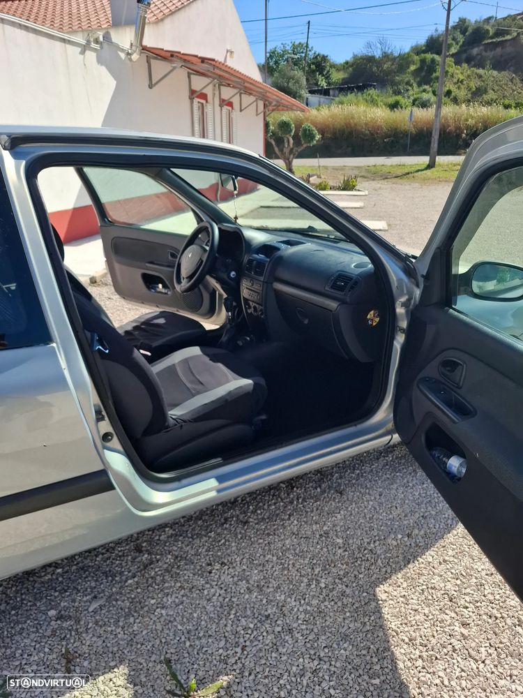 Renault Clio - 7
