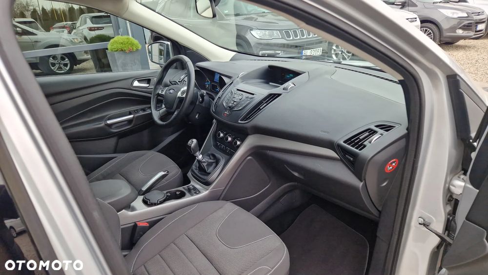 Ford Kuga 1.6 EcoBoost 2x4 Titanium - 14