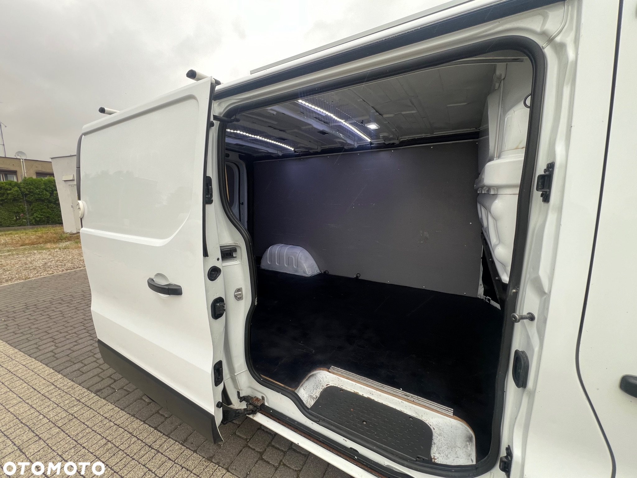 Renault TRAFIC L2H1 - 15