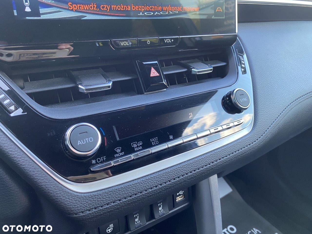 Toyota Corolla Cross 2.0 Hybrid Style AWD - 31