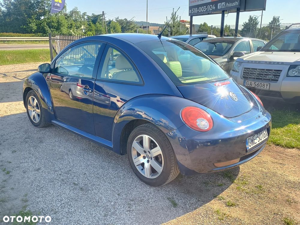 Volkswagen New Beetle - 4
