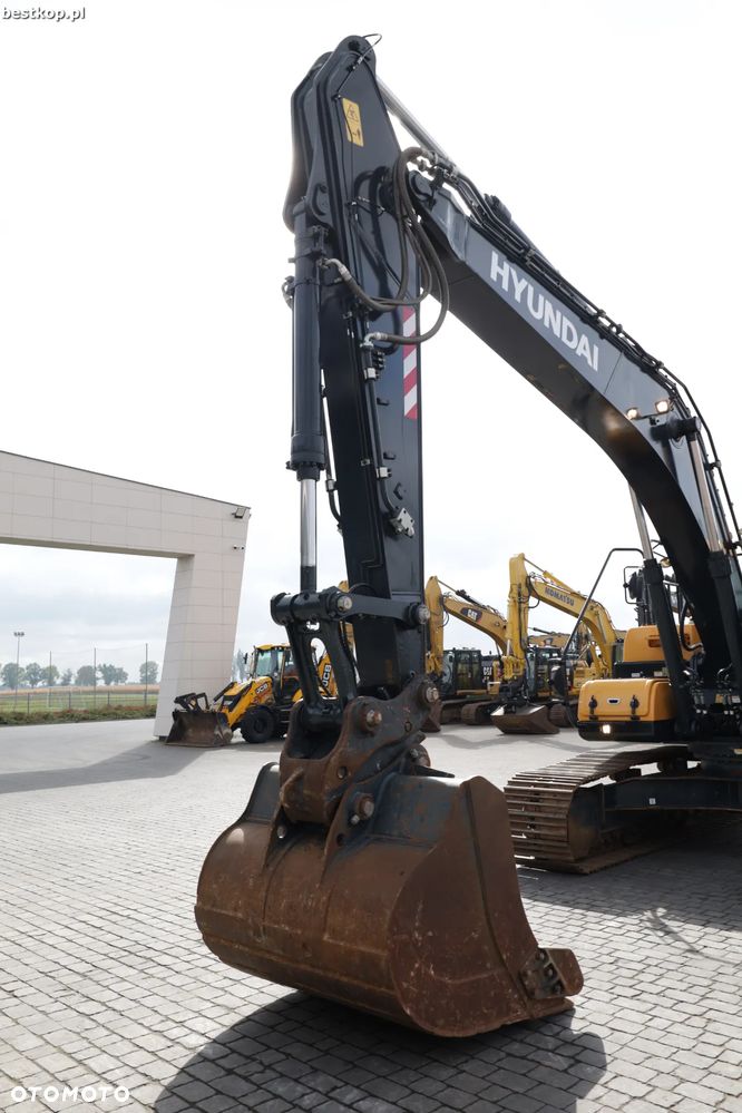 Hyundai HX220AL - 17