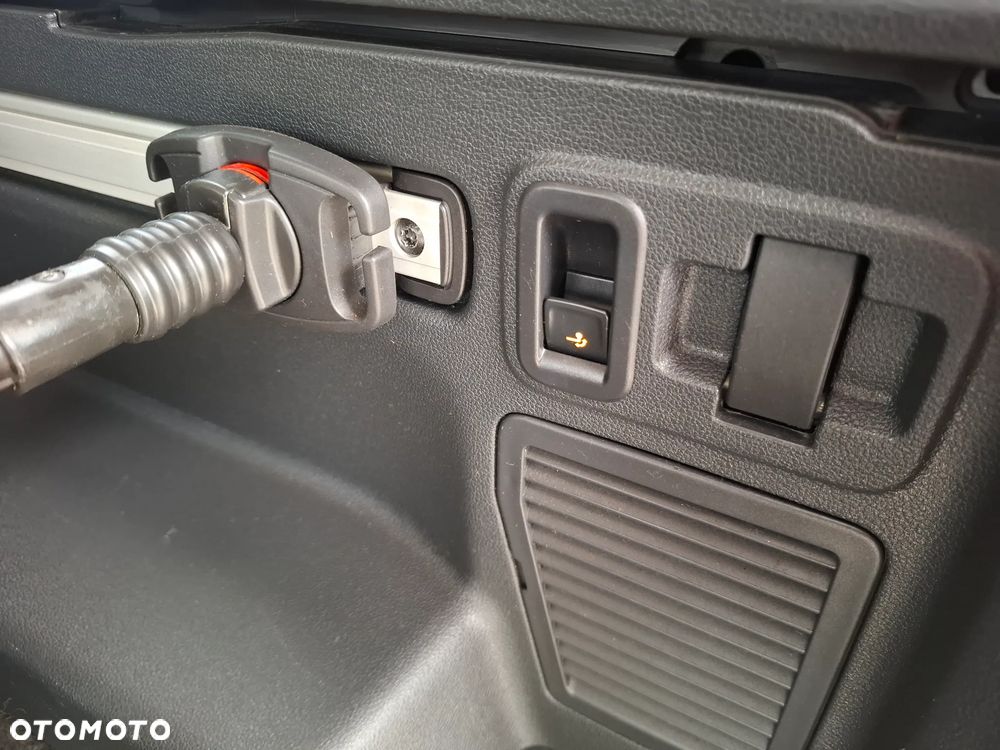 Volkswagen Touran - 28
