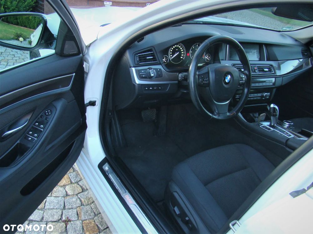 BMW Seria 5 525d xDrive Sport-Aut Modern Line - 8
