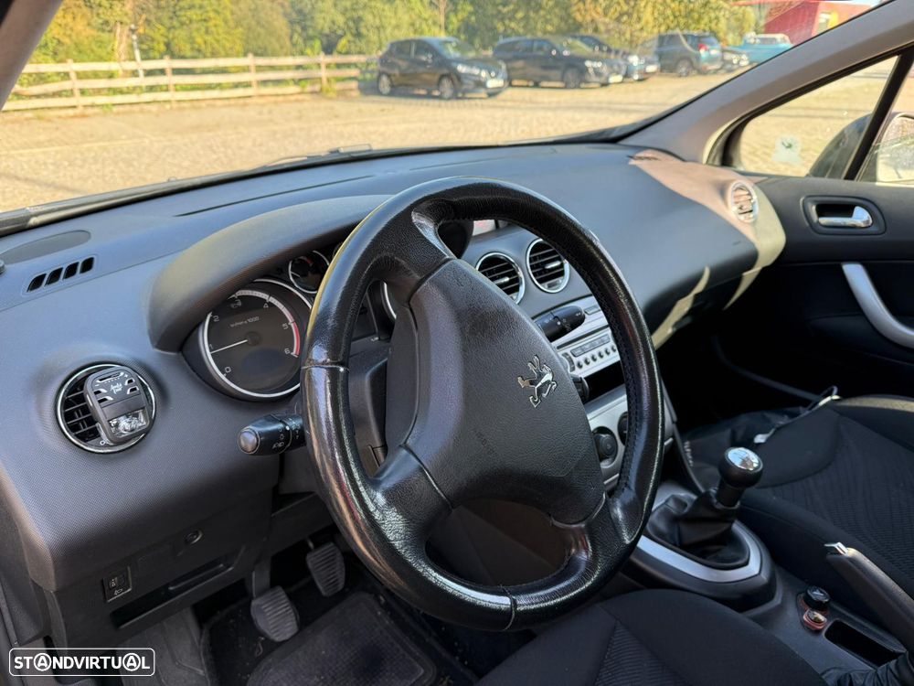 Peugeot 308 1.6 HDi Executive - 5