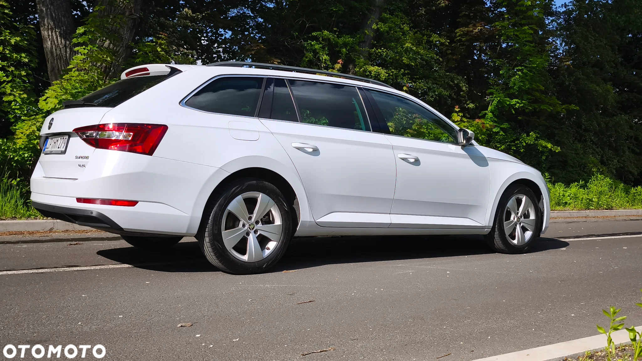 Skoda Superb 2.0 TDI 4x4 DSG Ambition - 16