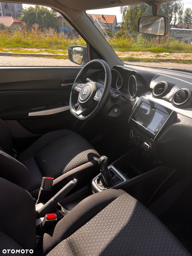 Suzuki Swift 1.2 Premium - 11