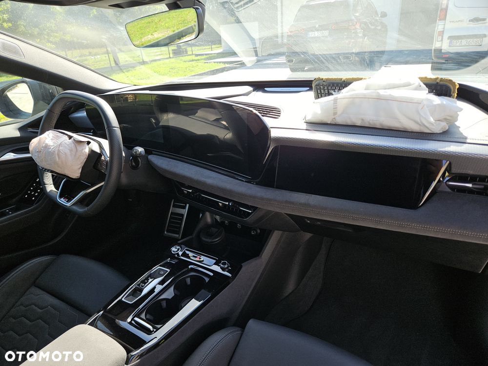 Audi A6 Avant e-tron - 13
