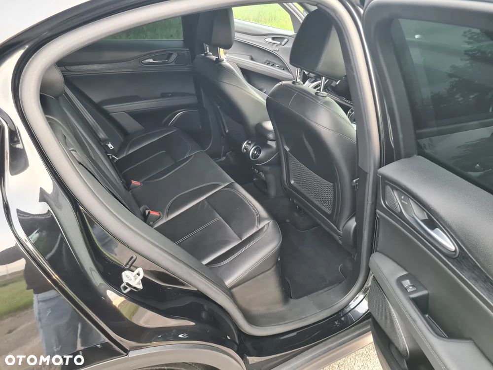 Alfa Romeo Stelvio 2.0 Turbo 16V AT8-Q4 Veloce - 15