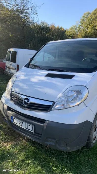 Opel Vivaro - 1
