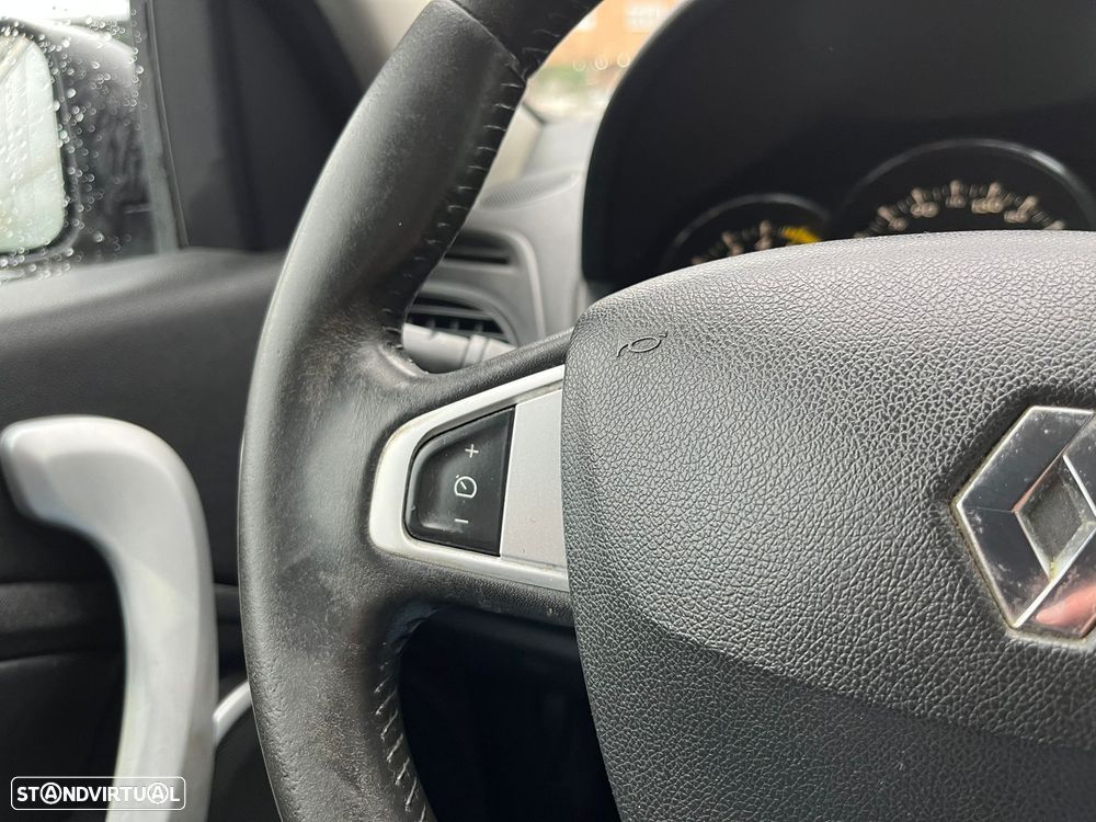 Renault Fluence 1.5 dCi Exclusive - 19