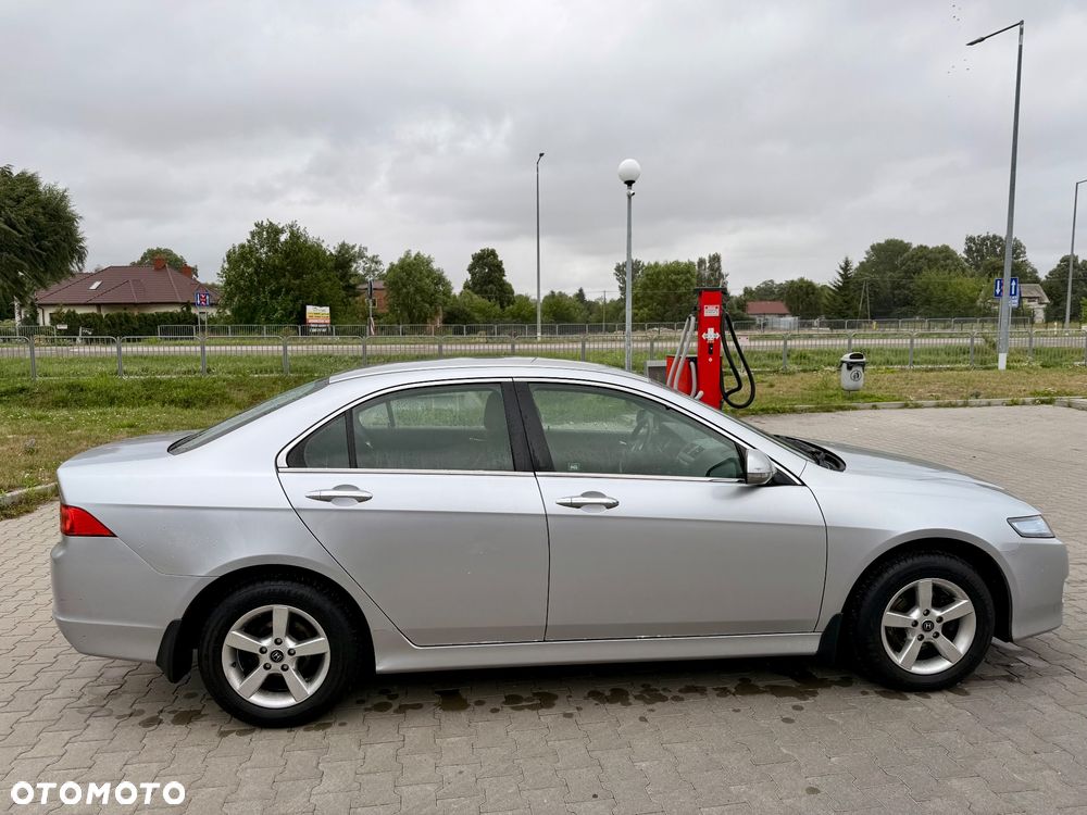 Honda Accord 2.0 Comfort - 11