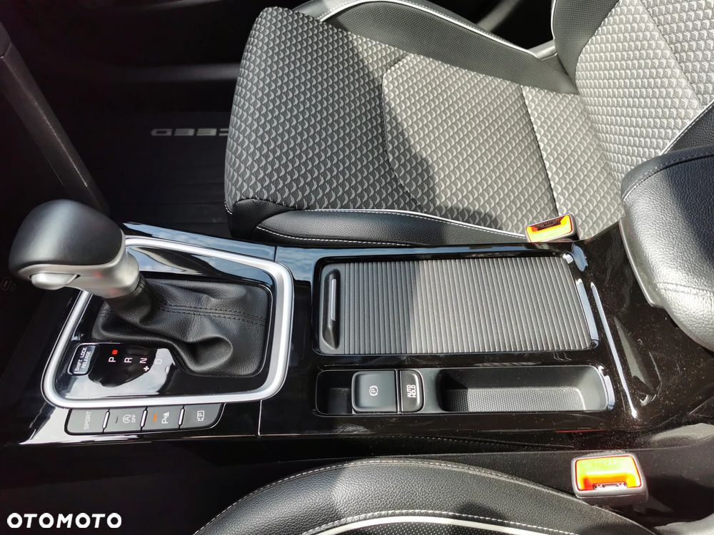 Kia Ceed 1.5 T-GDI L DCT - 11