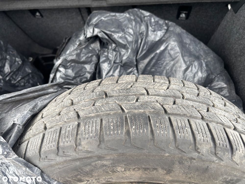 Skoda RAPID 1.2 Active - 12